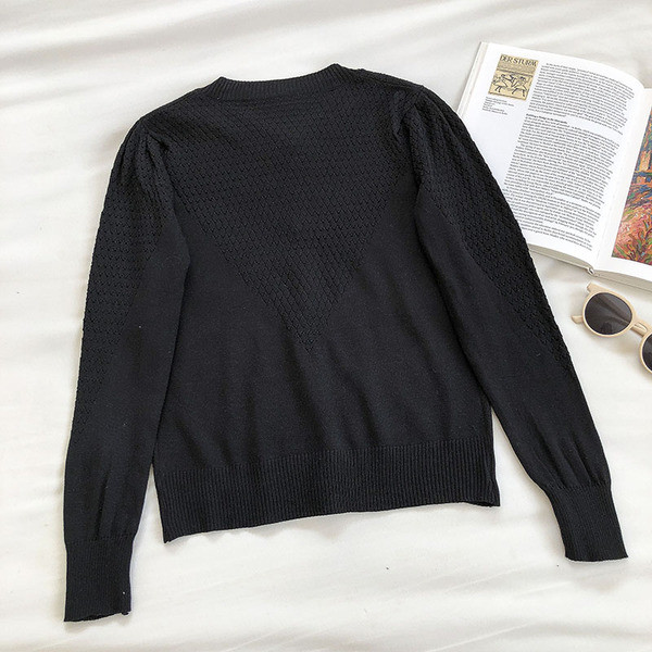 Cardigan dama cu decolteu rotund si nasturi