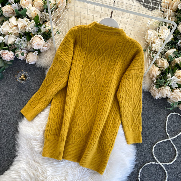 Μακριά γυναικεία πουλόβερ με στρογγυλή λαιμόκοψη