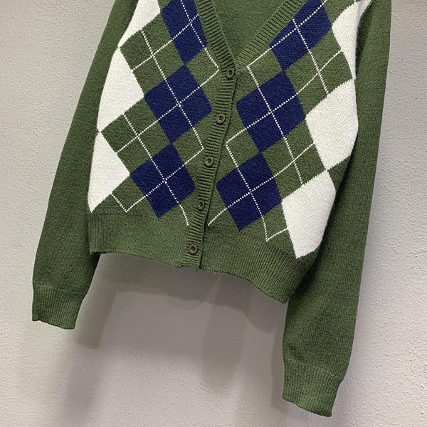 Naiste vabaaja vest spitsikaelusega