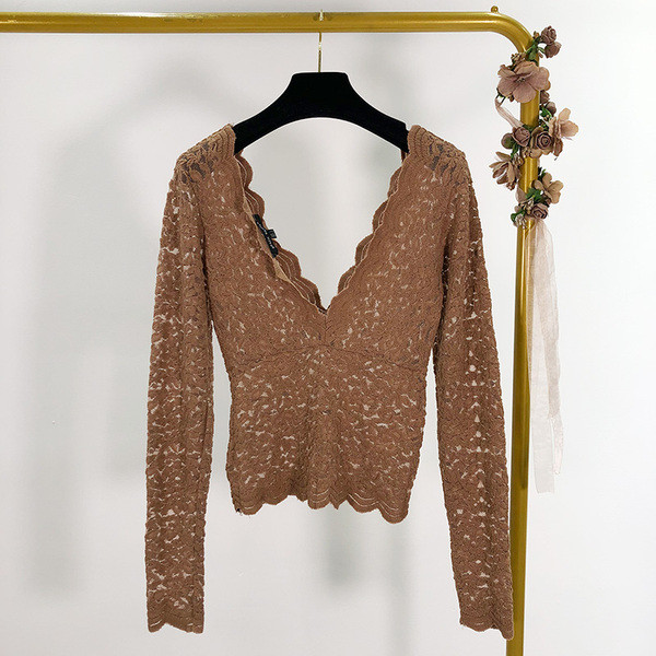 Γυναικείο πλεκτό λεπτό πουλόβερ με λαιμόκοψη