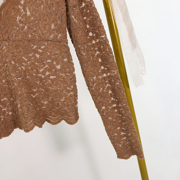 Γυναικείο πλεκτό λεπτό πουλόβερ με λαιμόκοψη