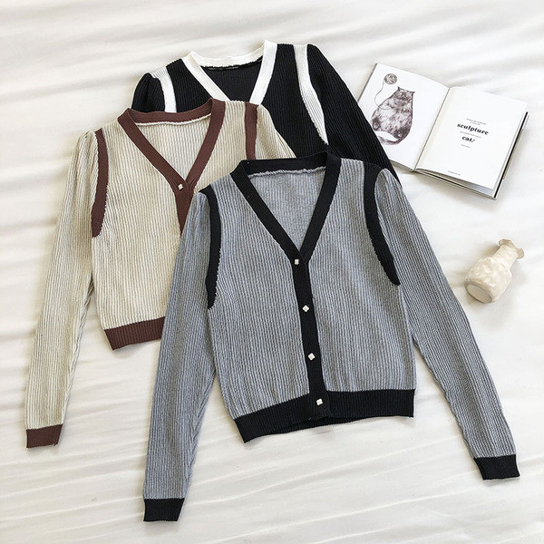 Ikdienas sieviešu veste ar V veida kakla izgriezumu