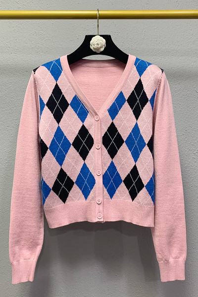 Vesta dama in carouri - model clasic