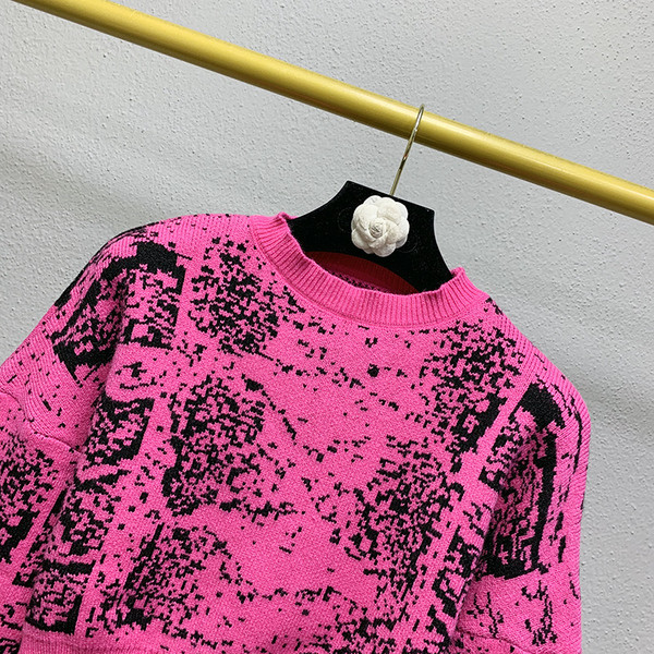 Stiilne naiste kampsun lühike mudel ümara kraega