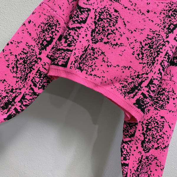 Stiilne naiste kampsun lühike mudel ümara kraega