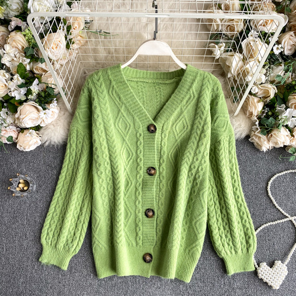 Ζεστή γυναικεία ζακέτα με κουμπιά 