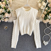 Γυναικείο πουλόβερ με γυμνούς ώμους και στρογγυλή λαιμόκοψη