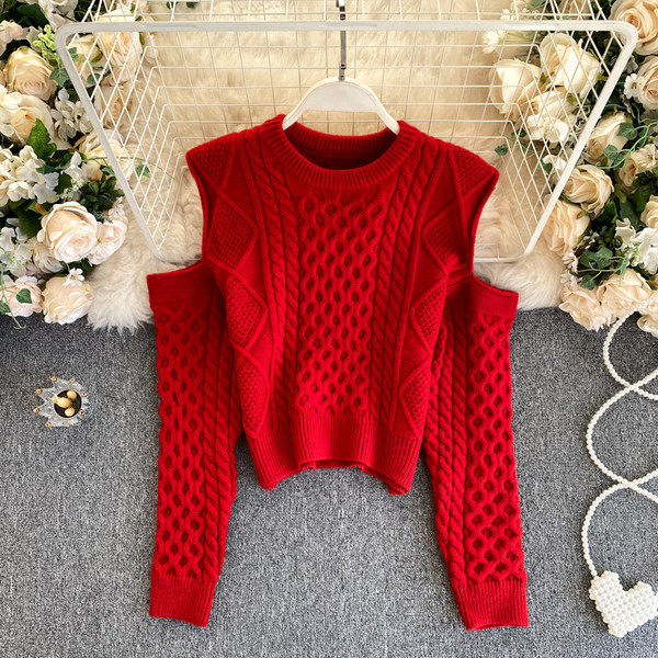 Γυναικείο πουλόβερ με γυμνούς ώμους και στρογγυλή λαιμόκοψη