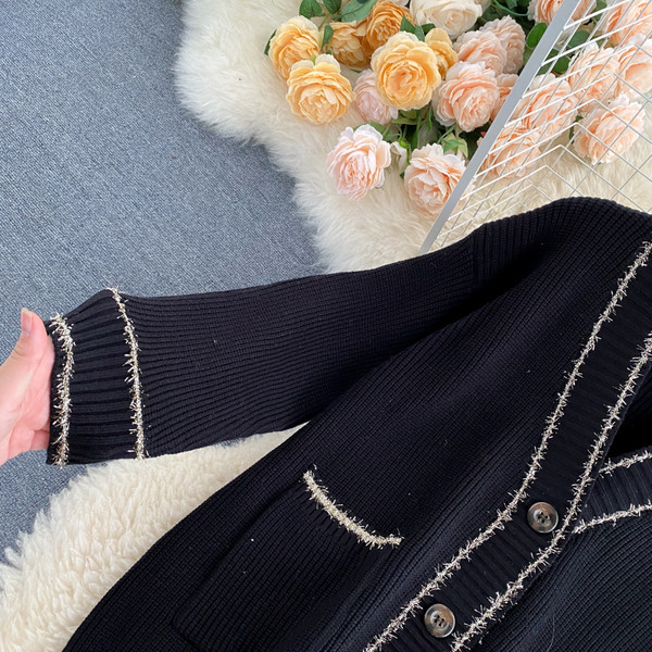 Γυναικεία  ζακέτα  casual με κουμπιά και τσέπες - ντεκολτέ 