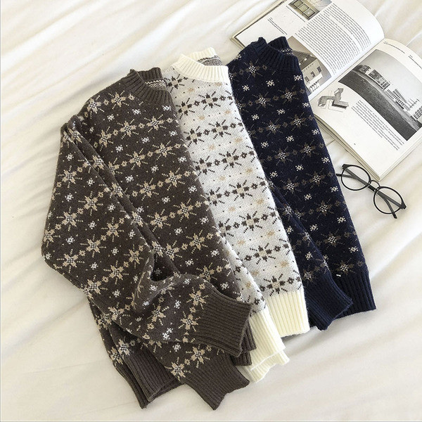 Retrostiilis vabaaja naiste kampsun ovaalse kaelusega