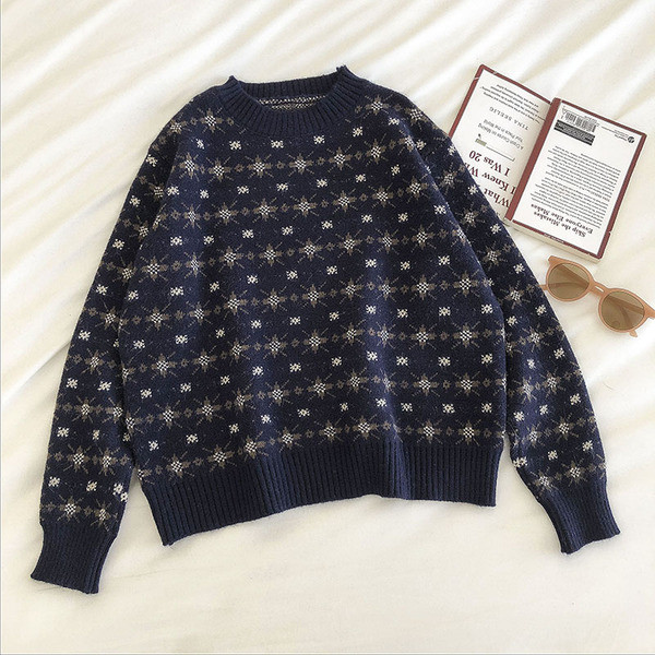 Retrostiilis vabaaja naiste kampsun ovaalse kaelusega