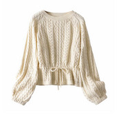 Γυναικείο χειμερινό πουλόβερ με στρογγυλή λαιμόκοψη σε λευκό χρώμα