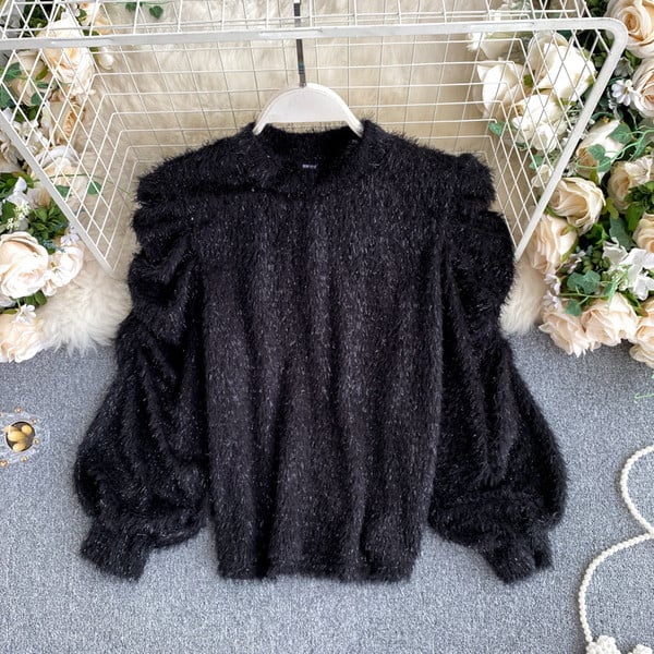 Naiste puhvis varrukate ja madala polokraega sulekampsun