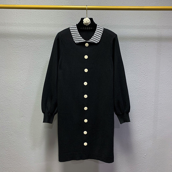 Γυναικεία μακρύ μαύρη ζακέτα με κουμπιά