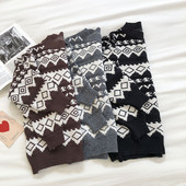 Naiste retrostiilis ovaalse kaelusega kampsun