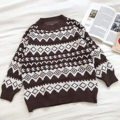 Naiste retrostiilis ovaalse kaelusega kampsun