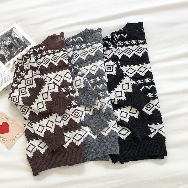 Naiste retrostiilis ovaalse kaelusega kampsun