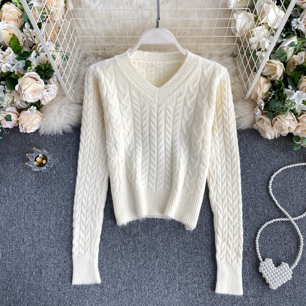 Γυναικείο μάλλινο πουλόβερ με λαιμόκοψη