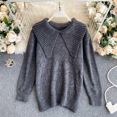 Pikk naiste kampsun ümara kaelusega ja pikkade varrukatega