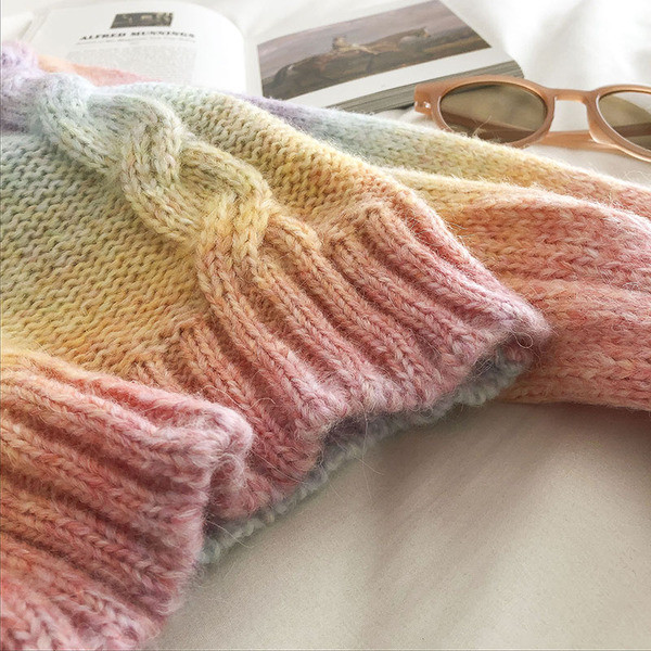 Lühike naiste vest nööpide ja spitsikaelusega