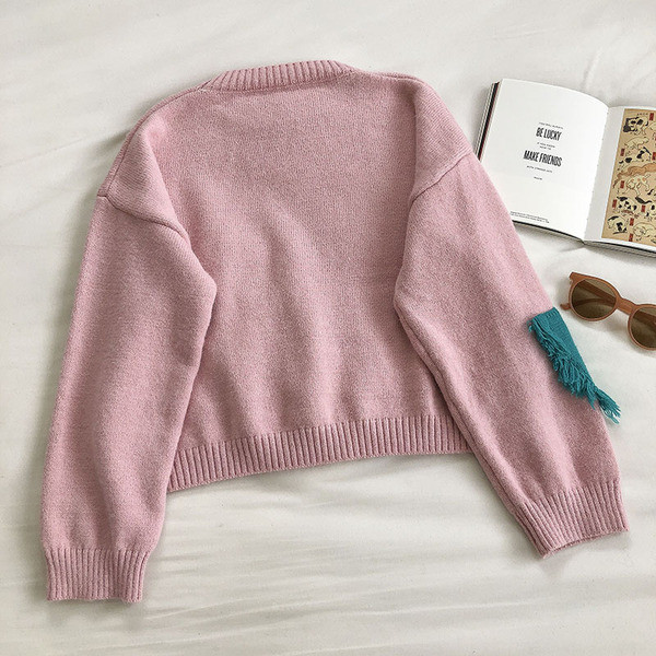 Νέο μοντέλο γυναικείο πουλόβερ με οβάλ λαιμόκοψη και μακριά μανίκια