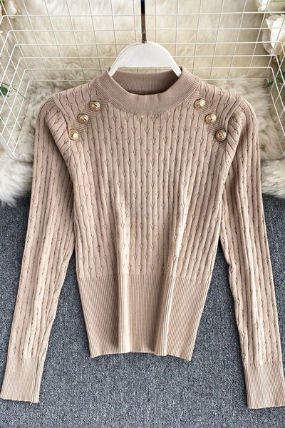 Ženski pulover od tankog pletiva sa zlatnim gumbima