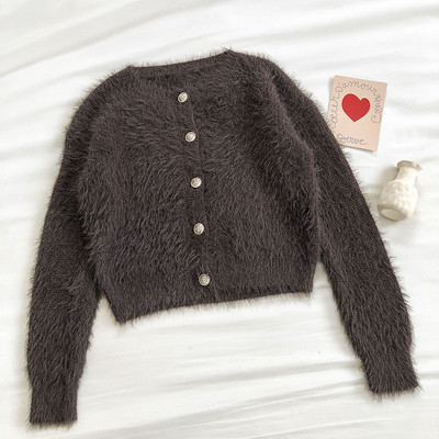 Naiste nööpide ja ovaalse kaelusega kardigan