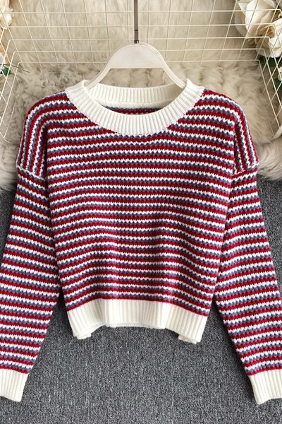 Πλεκτό γυναικείο πουλόβερ με οβάλ ντεκολτέ