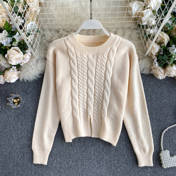 Πλεκτό γυναικείο πουλόβερ με στρογγυλή λαιμόκοψη