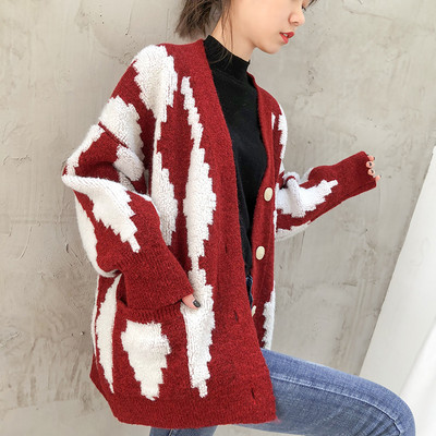 Μοντέρνα γυναικεία ζακέτα με κουμπιά