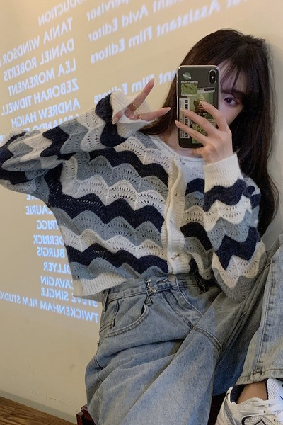 Vabaaja naiste lühike ovaalse kaelusega kardigan