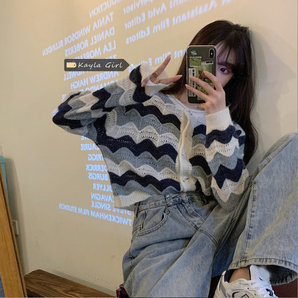 Vabaaja naiste lühike ovaalse kaelusega kardigan