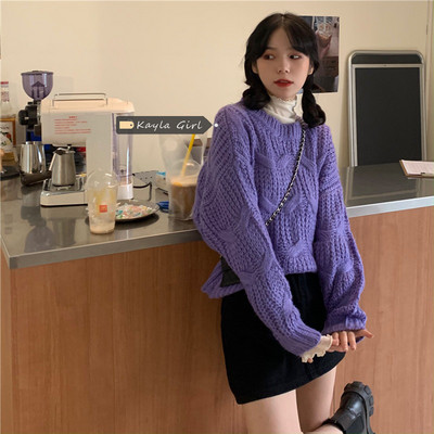 Μοντέρνο γυναικείο πουλόβερ με οβάλ ντεκολτέ