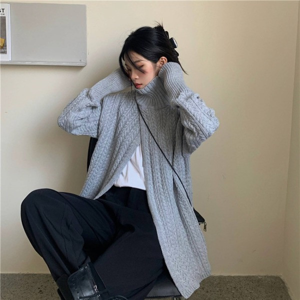 Μακρύ μοντέρνο γυναικείο πουλόβερ με γιακά