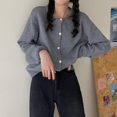 Κοντή γυναικεία ζακέτα με οβάλ λαιμόκοψη