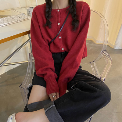 Κοντή γυναικεία ζακέτα με οβάλ λαιμόκοψη