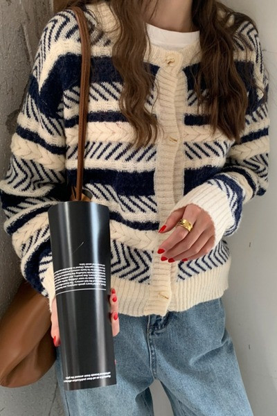 Vabaaja naiste vest ovaalse kaelusega