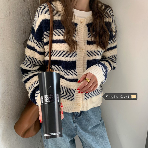 Vabaaja naiste vest ovaalse kaelusega