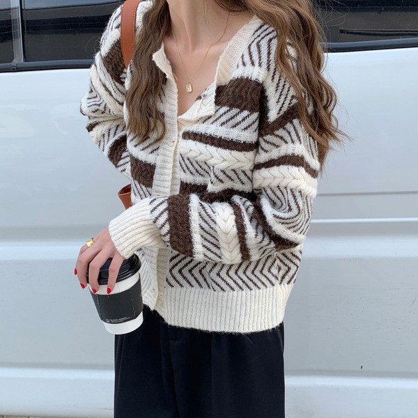 Vabaaja naiste vest ovaalse kaelusega