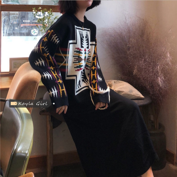 Γυναικείο φαρδύ πουλόβερ με οβάλ λαιμόκοψη