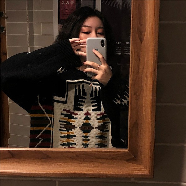 Γυναικείο φαρδύ πουλόβερ με οβάλ λαιμόκοψη