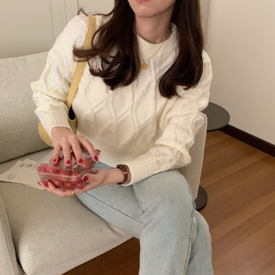 Μοντέρνο κοντό γυναικείο πουλόβερ με οβάλ ντεκολτέ