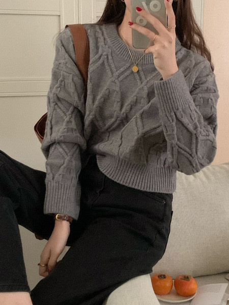 Μοντέρνο κοντό γυναικείο πουλόβερ με οβάλ ντεκολτέ