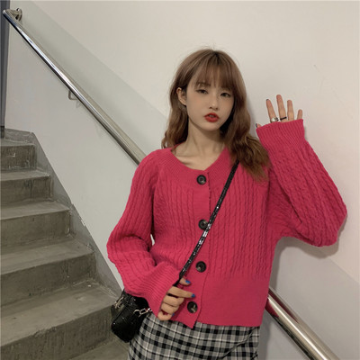 Naiste vabaaja vest ovaalse dekoltee ja nööpidega