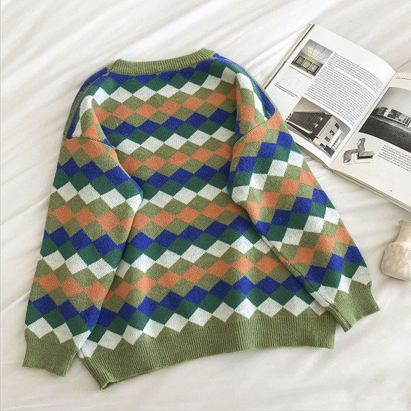 Γυναικείο λουλουδάτο πουλόβερ με στρογγυλή λαιμόκοψη