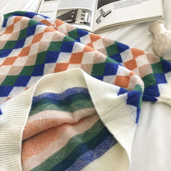 Γυναικείο λουλουδάτο πουλόβερ με στρογγυλή λαιμόκοψη