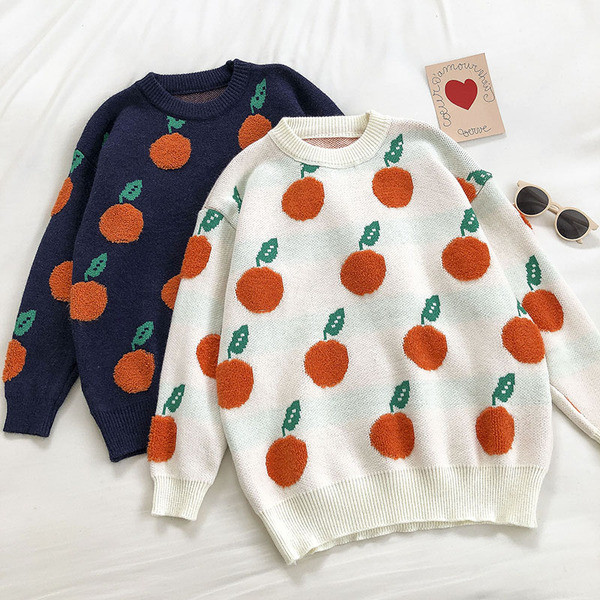 Ležeran ženski džemper s okruglim izrezom i dugim rukavima