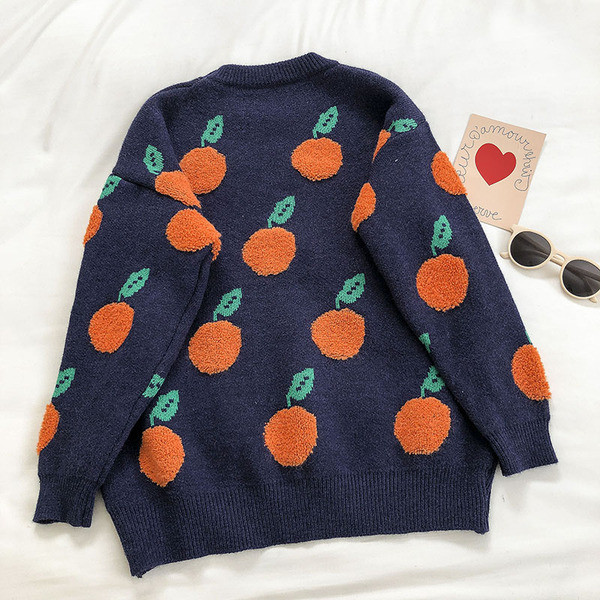 Ležeran ženski džemper s okruglim izrezom i dugim rukavima