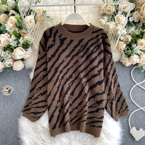 Casual γυναικείο πουλόβερ με οβάλ λαιμόκοψη και μακριά μανίκια