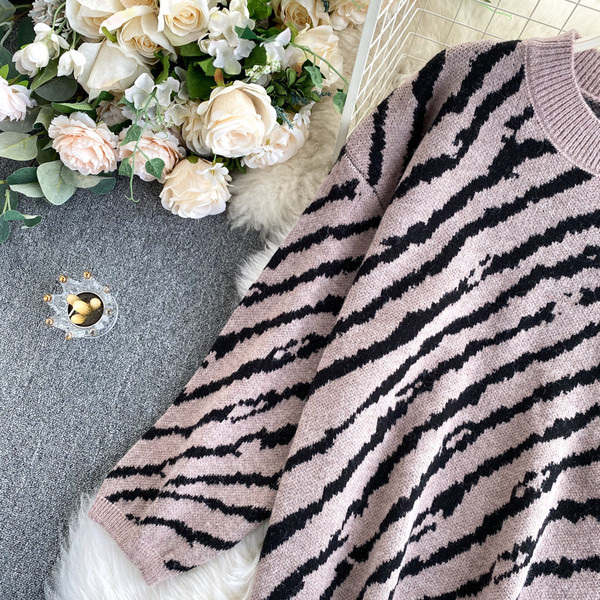 Casual γυναικείο πουλόβερ με οβάλ λαιμόκοψη και μακριά μανίκια